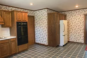 535 W 1st St, Cottonwood, MN 56229 - Photo 3