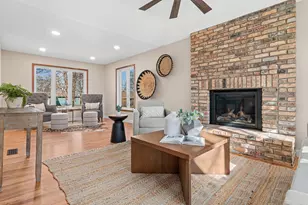 17180 Jordan Ct, Lakeville, MN 55044 - Photo 3