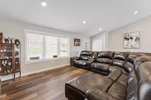 1363 Summit Dr, Winona, MN 55987 - Photo 5