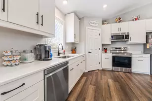 1363 Summit Dr, Winona, MN 55987 - Photo 7