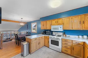 3930 Vera Cruz Ave N, Robbinsdale, MN 55422 - Photo 9