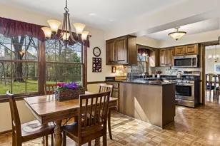 615 Narcissus Ln N, Plymouth, MN 55447 - Photo 7