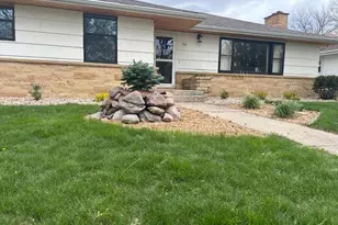 306 E 2nd St, Minneota, MN 56264 - Photo 3
