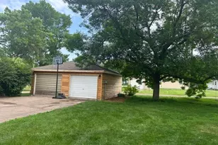 306 E 2nd St, Minneota, MN 56264 - Photo 31