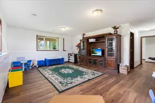 526 Hackney Ave, Shakopee, MN 55379 - Photo 11