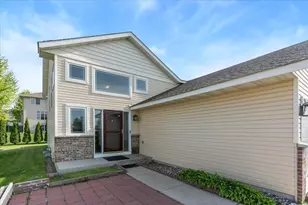 526 Hackney Ave, Shakopee, MN 55379 - Photo 3