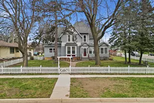 125 E 2nd St, Blue Earth, MN 56013 - Photo 1