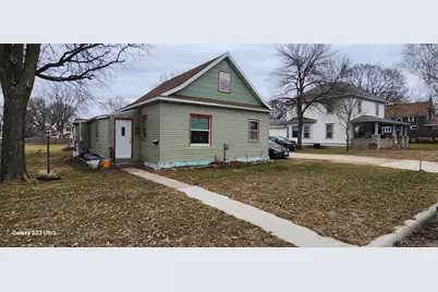 131 E Schlieman Avenue, Appleton, MN 56208 - Photo 1