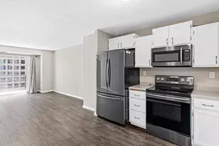 66 9th St E, Saint Paul, MN 55101 - Photo 7