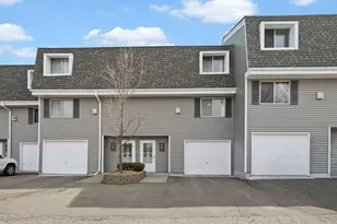 418 Dorland Pl, Maplewood, MN 55119 - Photo 1