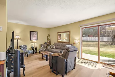 418 Dorland Place, Maplewood, MN 55119 - Photo 3