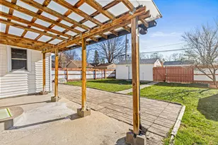 8155 Wentworth Ave S, Bloomington, MN 55420 - Photo 17