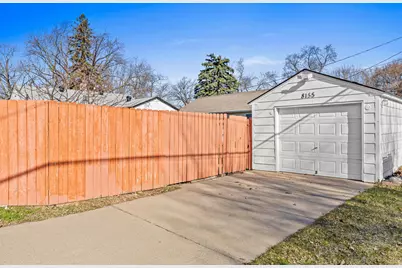 8155 Wentworth Avenue S, Bloomington, MN 55420 - Photo 21