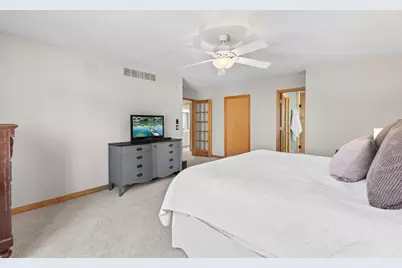 2140 Stone Creek Drive, Chanhassen, MN 55317 - Photo 23