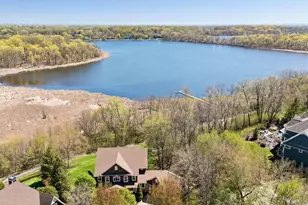 1750 Lucy Ridge Ct, Chanhassen, MN 55317 - Photo 7