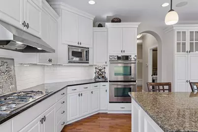 1750 Lucy Ridge Court, Chanhassen, MN 55317 - Photo 21