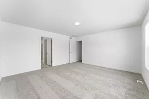 7534 Upper 42nd St N, Oakdale, MN 55128 - Photo 9