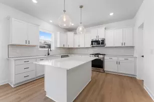 7546 Upper 42nd St N, Oakdale, MN 55128 - Photo 3