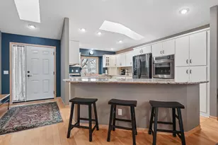 5125 Stoney Bridge Ct, Minnetonka, MN 55345 - Photo 3