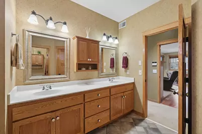 1317 Waters Path, Woodbury, MN 55129 - Photo 15