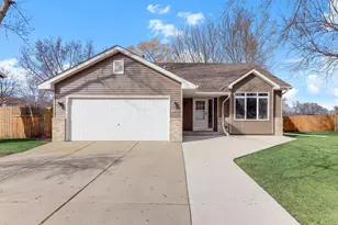 1202 Hawthorn Ave, Buffalo, MN 55313 - Photo 1