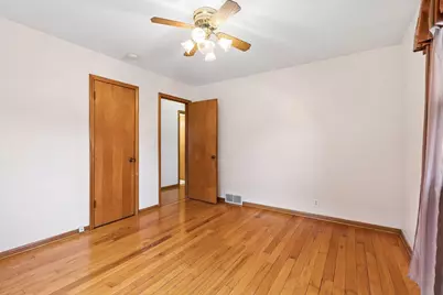 10025 Wentworth Avenue S, Bloomington, MN 55420 - Photo 13