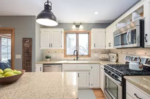 7901 Bristol Rd, Woodbury, MN 55125 - Photo 13