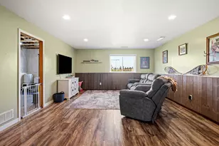 478 W Overlook Dr, Ellsworth, WI 54011 - Photo 11