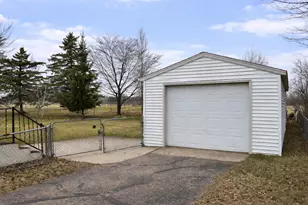 924 Colfax Ave SW, Wadena, MN 56482 - Photo 3