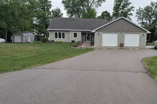 1642 Scenic Hideaway Ln NE, Elysian, MN 56028 - Photo 9