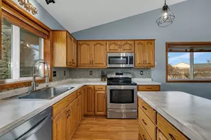 605 Hickory Dr, Saint Joseph, MN 56374 - Photo 7