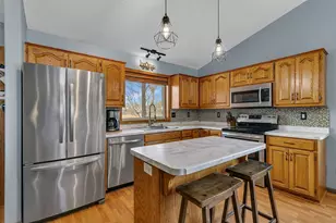 605 Hickory Dr, Saint Joseph, MN 56374 - Photo 3