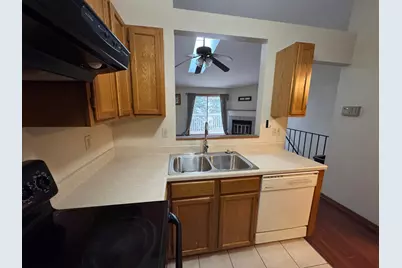 17562 Pond Circle, Eden Prairie, MN 55346 - Photo 3