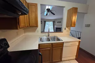 17562 Pond Cir, Eden Prairie, MN 55346 - Photo 3