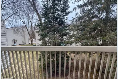 17562 Pond Circle, Eden Prairie, MN 55346 - Photo 5