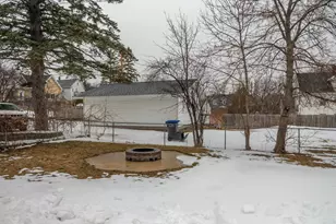 605 E 10th St, Duluth, MN 55805 - Photo 21