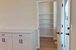 906 Woodlawn Ave, Saint Paul, MN 55116 - Photo 11