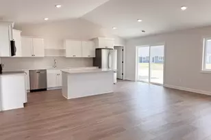 718 S Division St, Roberts, WI 54023 - Photo 5