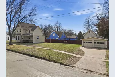 921 11th Street E, Menomonie, WI 54751 - Photo 1