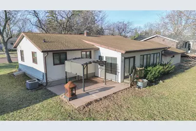 513 E Hollett Street, Tracy, MN 56175 - Photo 23