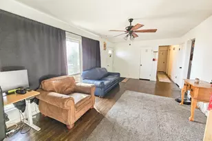 513 E Hollett St, Tracy, MN 56175 - Photo 3