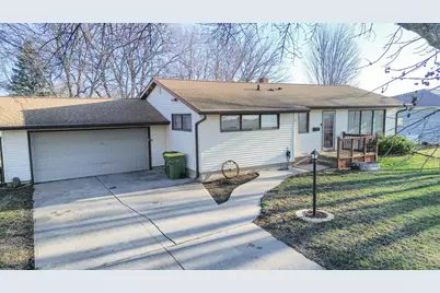 513 E Hollett Street, Tracy, MN 56175 - Photo 1