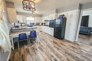 513 E Hollett St, Tracy, MN 56175 - Photo 5