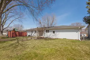 2042 Bluestone Ln, Eagan, MN 55122 - Photo 29