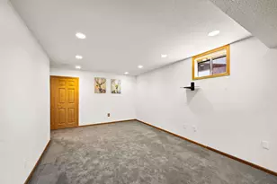 4925 Narcissus Ln N, Plymouth, MN 55446 - Photo 29