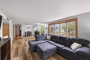 556 53 1/2 Ave NE, Fridley, MN 55421 - Photo 5