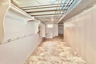 2125 Hazelwood St, Maplewood, MN 55109 - Photo 33