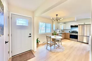 2125 Hazelwood St, Maplewood, MN 55109 - Photo 7