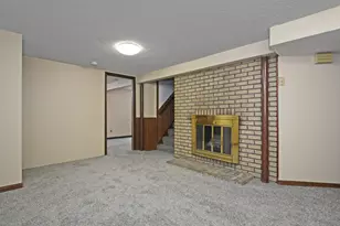 1483 3rd St E, Saint Paul, MN 55106 - Photo 23