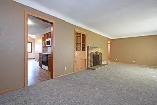 1483 3rd St E, Saint Paul, MN 55106 - Photo 3